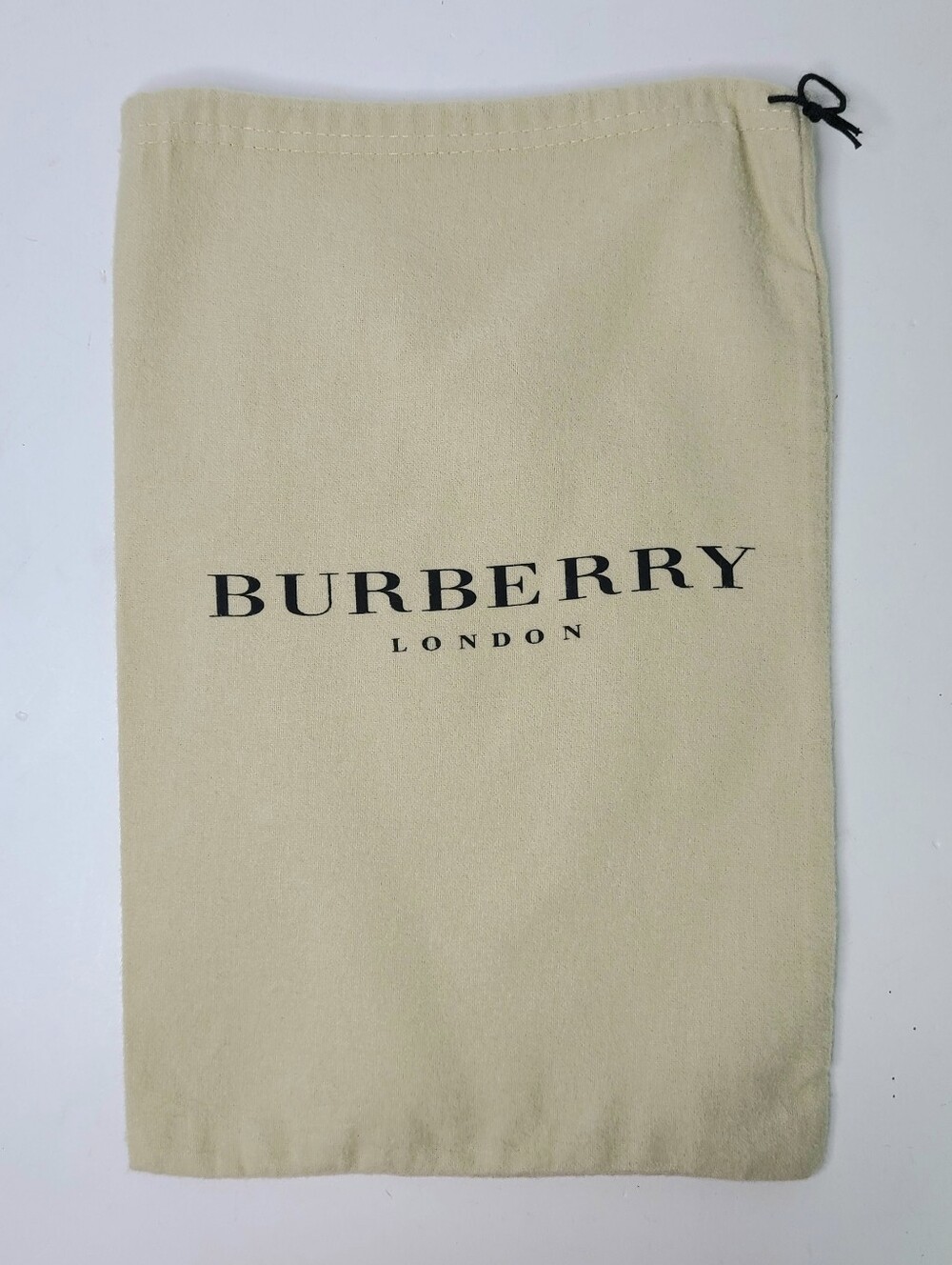 Burberry - Picture 2 of 3